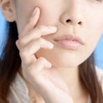 鼻ニキビの原因と対処法！脱いちごっ鼻